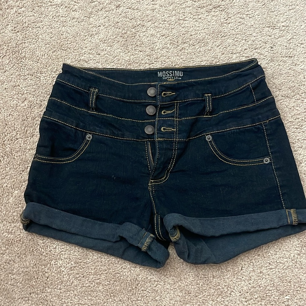 Mossimo 3 button short.
